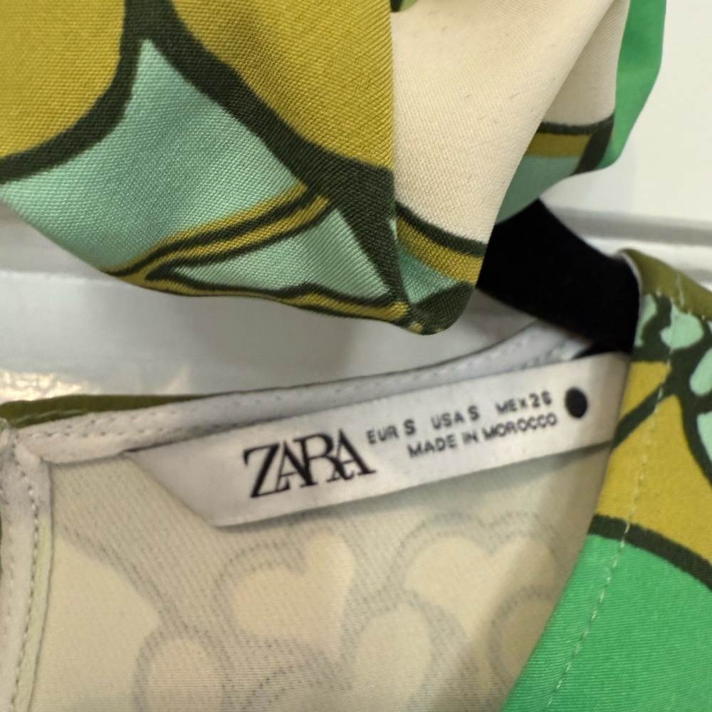 ZARA Floral Green Sleeveless Dress with Matching Scrunchie - Picture 3 of 8